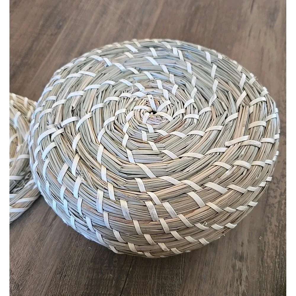 Vintage Woven Sweetgrass Handmade Round Bulbous Basket With Lid 7